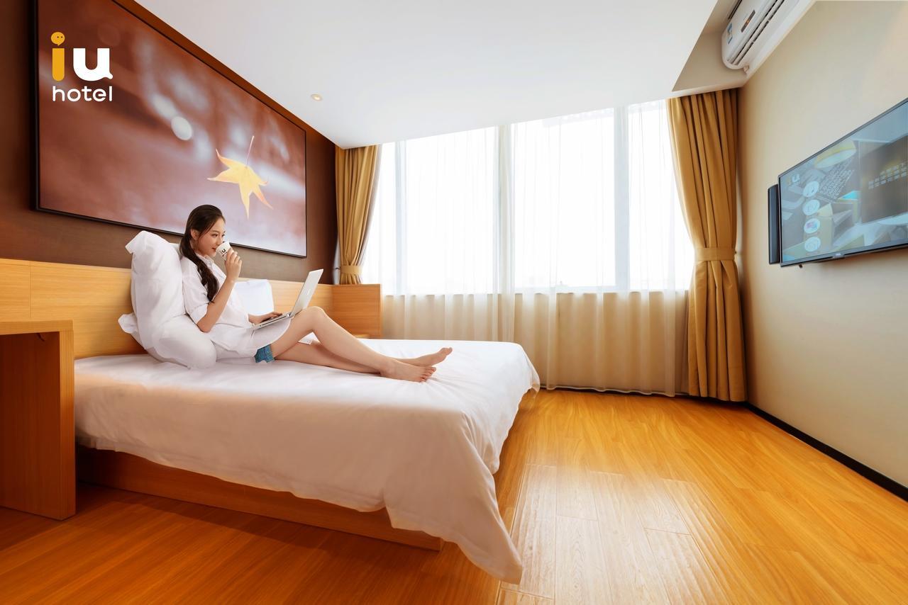 IU Hotel Urumqi Shinianzi Bus Station Esterno foto